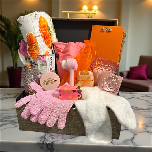 The Cleopatra: Regal Spa Gift Set