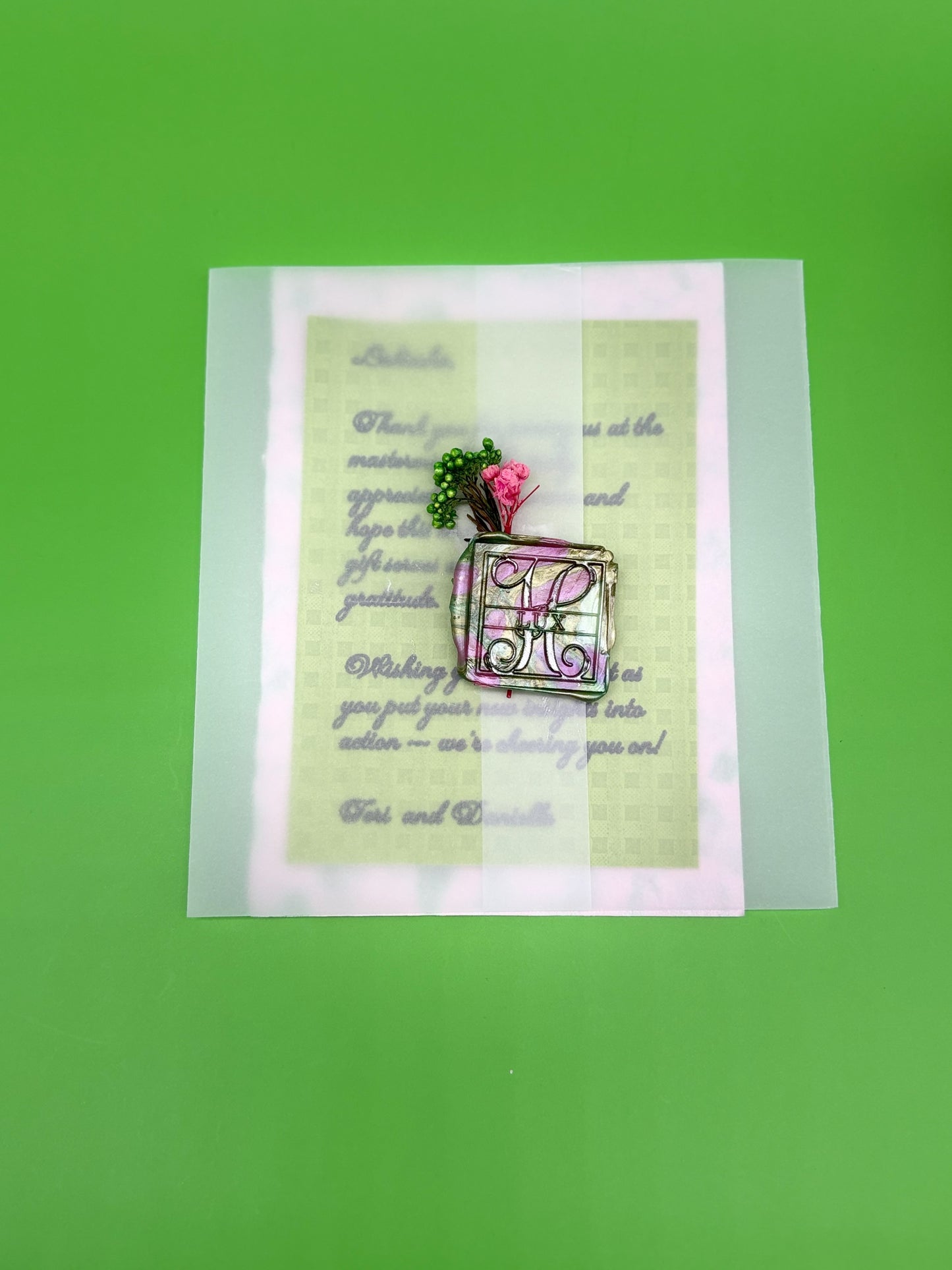 Elegant Wine Accessories Gift Set with Luxurious Keepsake Box & Sophisticated Handwritten Message Card (Pink and Green)