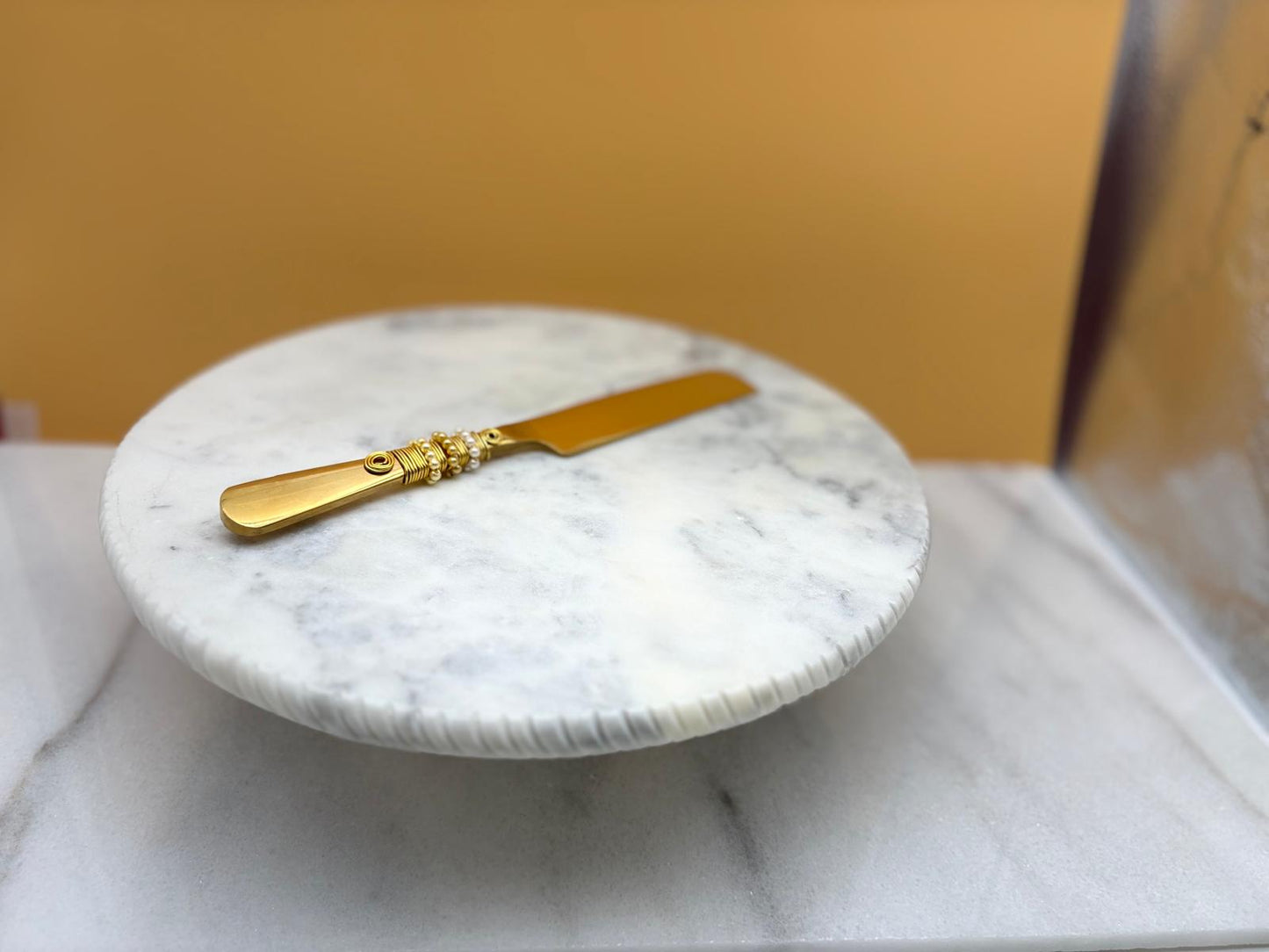 Elegant Marble Cake Stand with Gold Base & Matching Utensils – 12” Round